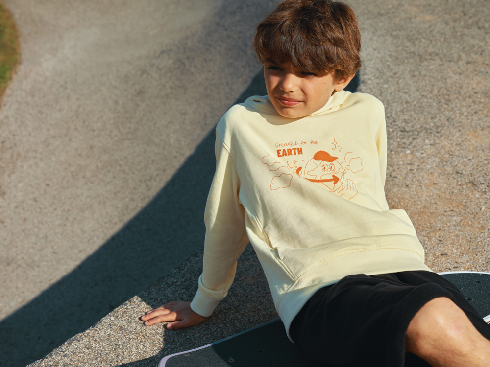 IQONIQ Yengo kids recycled katoen hoodie met steekzakken