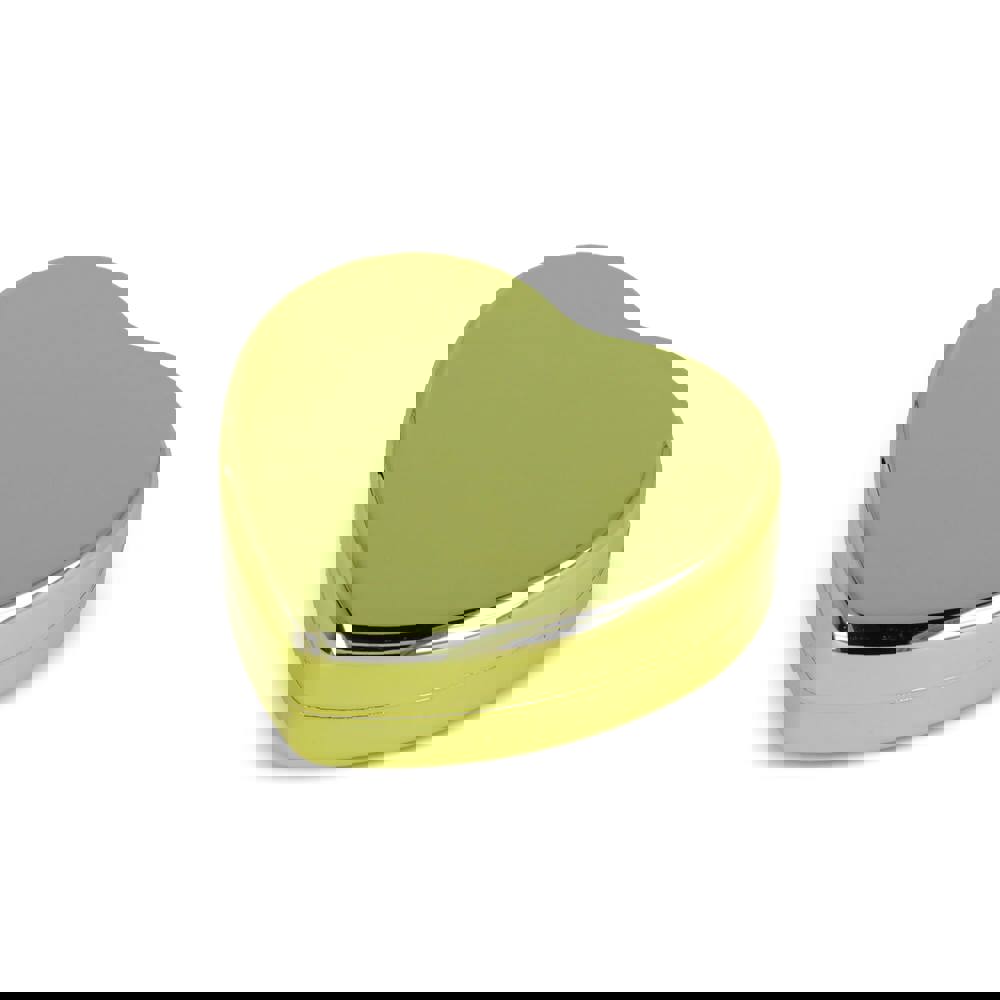 Platte metallic lippenbalsem in hartvorm