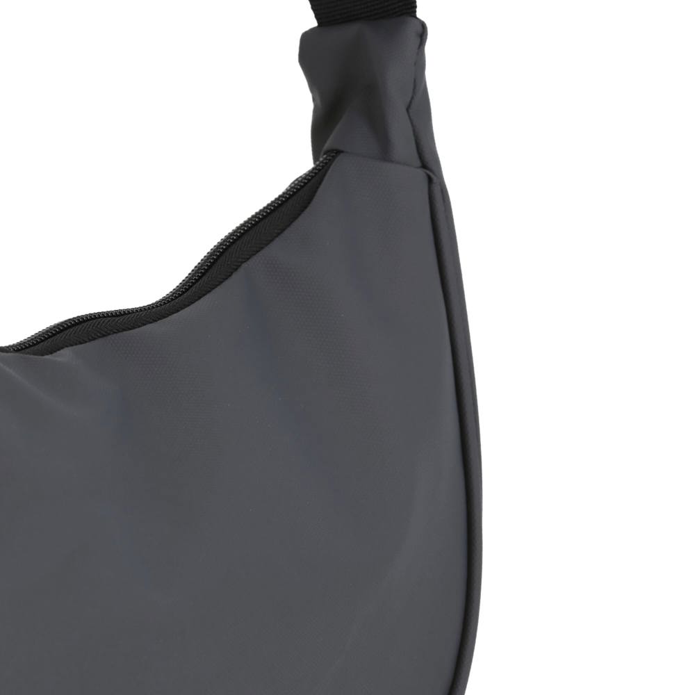 PU-gecoat R-PET 600D halve maan sling tas