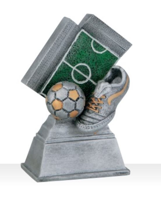 B-RE007 beeldje voetbal 12 cm hoog