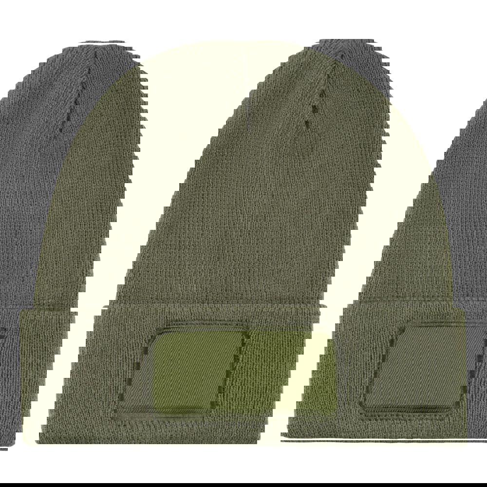 Gebreide muts met label